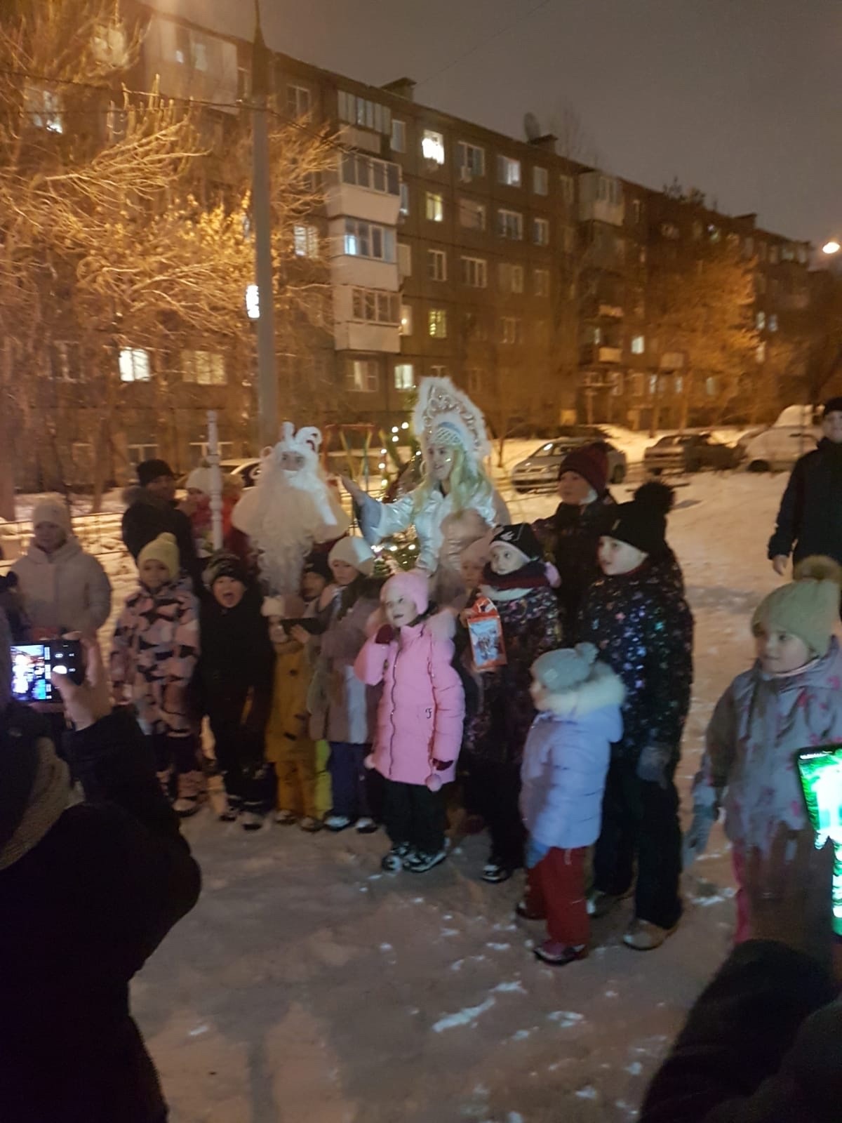 До нового года 5 дней!
Наши Дедушка Мороз и Снегурочка поздравили детей и взрослых на 3-Интернационала 58 и 71.
Мы присоединя...