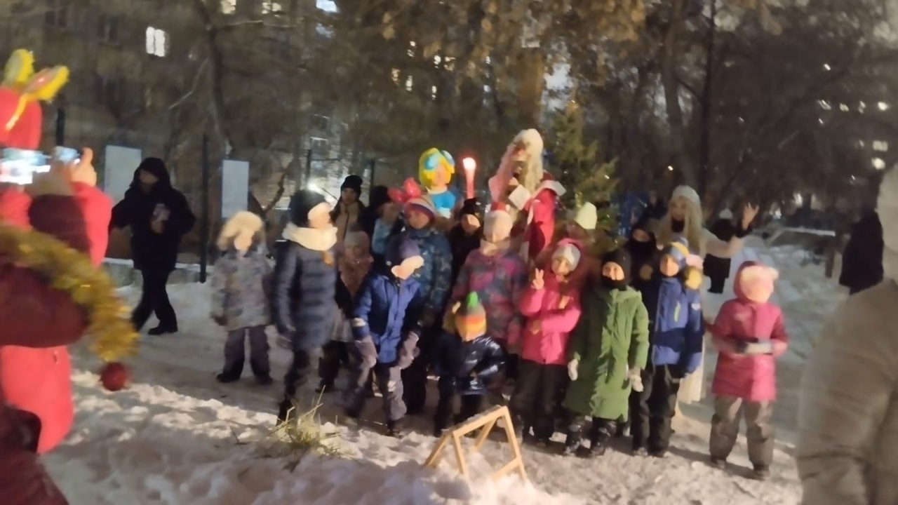 До нового года 5 дней!
Наши Дедушка Мороз и Снегурочка поздравили детей и взрослых на 3-Интернационала 58 и 71.
Мы присоединя...